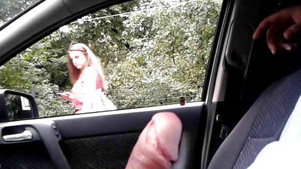 Anna Deville, Gabriella Paltrov – karštas Velykų linksmybės
