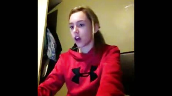 Pažiūrėkite, kas nutinka, kai Bella Xoxo yra kameroje. Dušas, pūtimas, dulkintis, dildo veiksmas ir kt